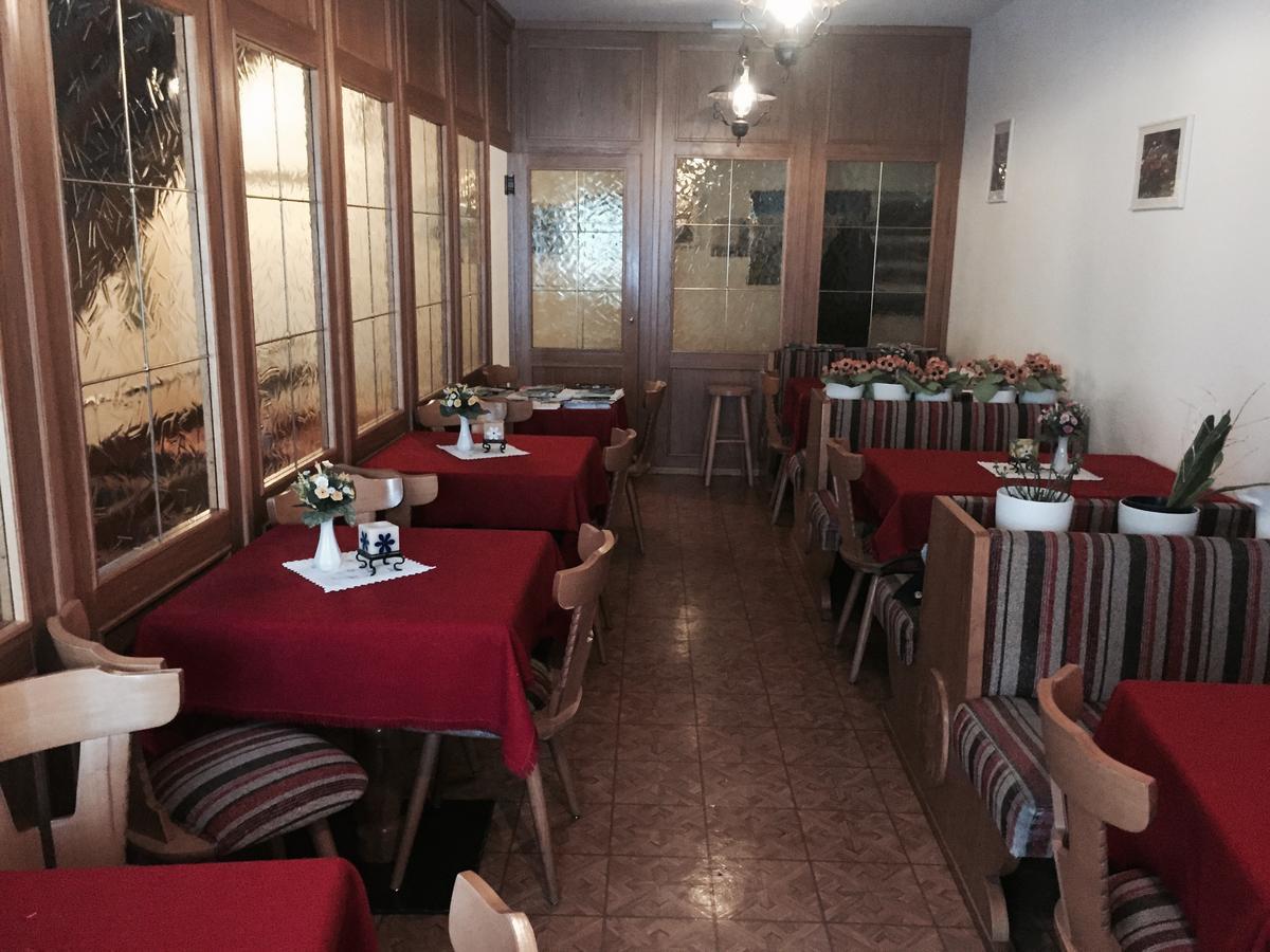 Garni Hirsch Hotel Canazei Ngoại thất bức ảnh